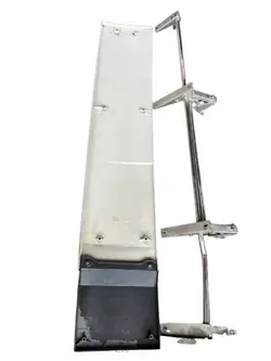 DAF XF 106 Vänster hytthuvspoiler OEM 1836000 - Begagnad