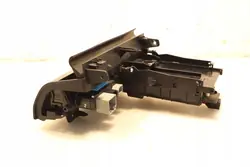 12V USB-pistorasia OEM 670066186 Maserati Ghibli III:lle
