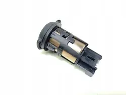 Citroen C4 Cactus 12V etupistorasia OEM 980185117700