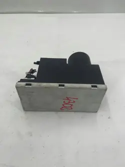 Bomba de travamento central OEM 8L0862257H - Audi OE usado