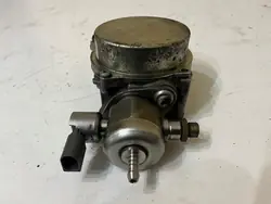 AUDI A4 B8 1.8 TFSI Korkeapainepolttoainepumppu