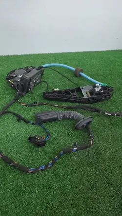 Ensemble de verrou de porte arrière droit BMW X1 F48 15-