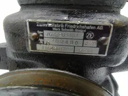 Bomba de dirección asistida MERCEDES W115 W123 200 D OM615