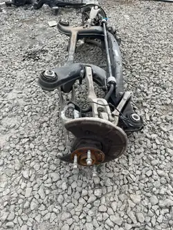Cuna suspensión trasera OEM 2533506509 Mercedes GLC