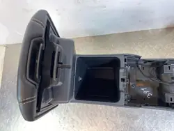 Jeep OE FOB47851 Konsolin käsinoja Grand Cherokee 2023