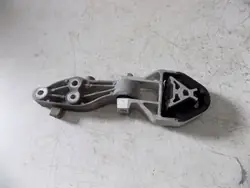 VOLVO XC40 2.0 T5 Vaihteiston Tuki 32222100 32222105