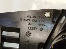 Öljypannainsertti OEM 03H103623H VW Touareg II:lle