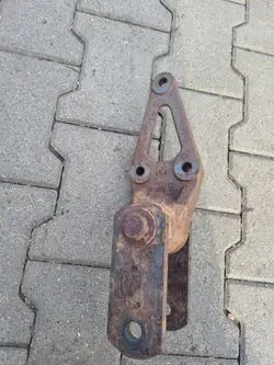 Veerbevestiging voor links/rechts OEM 5600201601 Renault