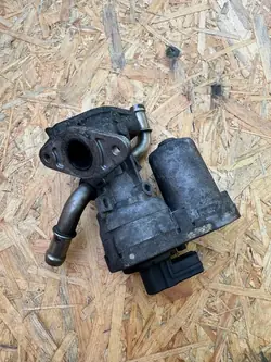 Válvula EGR Ford Transit MK7 06-13 2.4 TDCI OEM 724809690