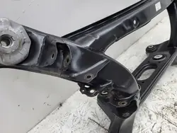 Poutre suspension arrière SANKI TRAWERS pour Mercedes Classe E W212