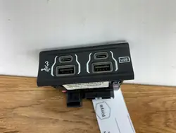 USB-portti OEM P68330429AF Dodge Ram 1500 2019+