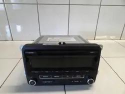 VW Amarok Radio OEM 1K0035186AN - Käytetty