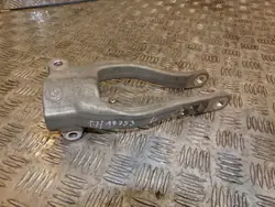 BMW OE Jousituksen kiinnike OEM 6861199 6861200