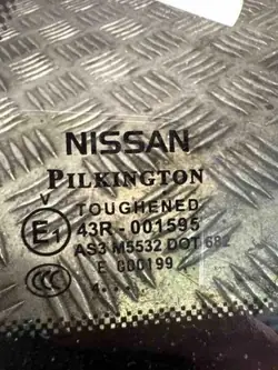 Bakre höger ruta OEM AS3M5532DOT68 för Nissan Qashqai II