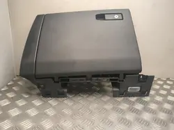 Hansikaslokero Audi Q5 OEM 8MC867035B Käytetty