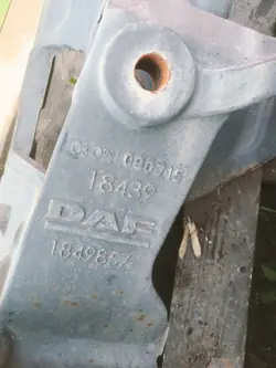 DAF XF 106 ohjaamon jousituki OEM 1849857