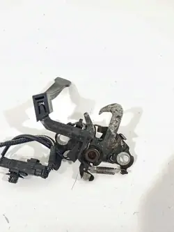 Peugeot 5008 2015 Motorhuvelås OEM 03012C1 - Begagnad