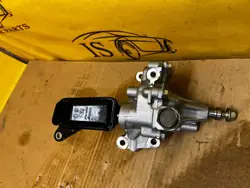 Pompe à huile Toyota OEM 15100-25032 pour RAV4 2.5 Hybride
