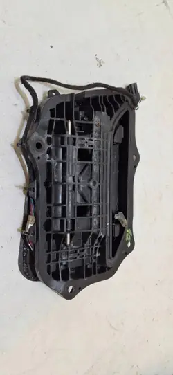 Tesla Model S etu-oikea ovenkahva OEM 1007372-00-L
