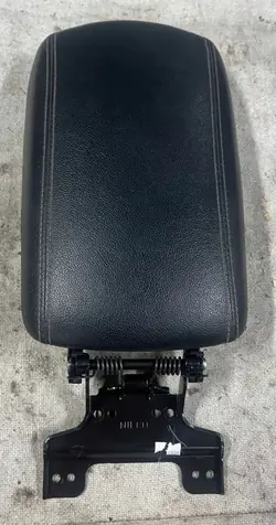 Cubre Reposabrazos Kia Sportage IV OEM Piel Negra