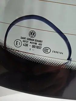 Vitre arrière OEM 0010574231 pour VW Golf VII (2012-2020)
