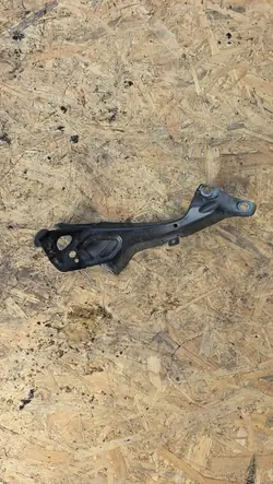 Suporte de para-lama dianteiro direito AUDI A6 ALLROAD 4G0821136A