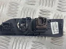Peugeot Expert 2018 Etu 12V-pistorasia OEM 98160575ZD
