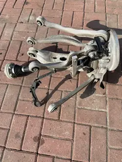 Bakre vänster knäled OEM 80A505311B för Audi Q5