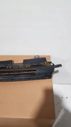 Etupään tuuletusritilä OEM 9650213777 Citroen Xsara Picasso