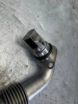 Tuyau d'échappement EGR Mercedes OEM A6541401400 - Occasion