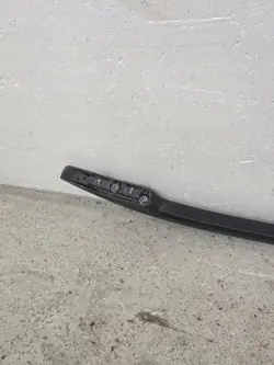 Poignée arrière gauche d'occasion OEM A1668900300 Mercedes