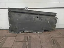 Höger skärmskydd OEM 8K0825208H för Audi A4 B8
