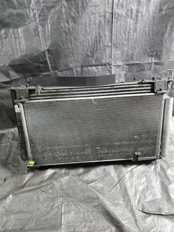 Radiador Toyota Auris II OEM AURIS II CHŁODNICA 1,4 D4D