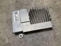 Käytetty Ford OE vahvistin OEM 1DM10MF0 Transit Connectille