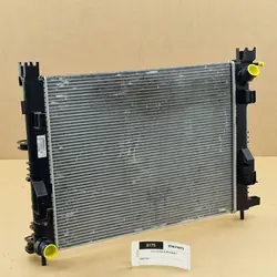 Radiador de água usado OEM 214107326R para Dacia/Renault