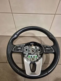 Kia Ceed III Ratt OEM 56100-J7640 Läder Multifunktion