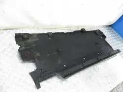 Audi Q3 8U vasen aluskilpi OEM 076/00023