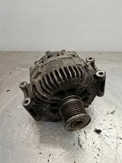 Vaihtovirtageneraattori Mercedes-Benz ML W164 OE A64 215 40502
