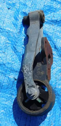 V50 LIFT 2.4 D5 Motorsteun 31262164