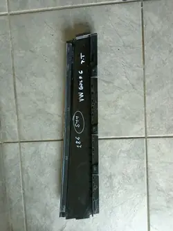 OEM 5K6839902 Dörrpelarpanel Höger Bak VW Golf VI