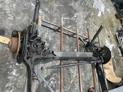 Poutre Suspension Arrière Renault Trafic III OEM 58863569878