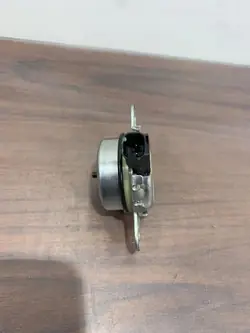 Subaru OE muuttuvan venttiilikäytön solenoidi 23133034306