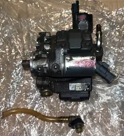 Polttoainepumppu Volvo S40 C30 V50 C70 S80 2.0 D 136HV 5WS40163
