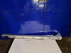 Capa de soleira esquerda AUDI A6 3.0L diesel 2011