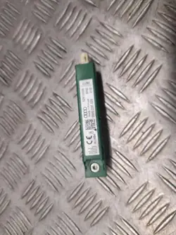 Audi OE 8W6035225 Antennförstärkare - Begagnad