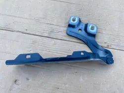 Charnière de capot Audi A1 82A droite avant OEM 82A823302