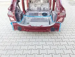 BMW U06 PAS TYŁ Bakgolvspanel - Begagnad OE-del