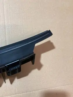 SEAT Ateca Bagageluckans Spoilerfäste OEM 575827933