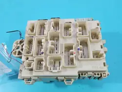 Caja de fusibles Isuzu D-Max II OEM 4H06-0307 Usado