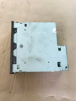 CD-vaihtaja OEM 8X0035110C Audi A3 A6 Q3 Q5 Q7